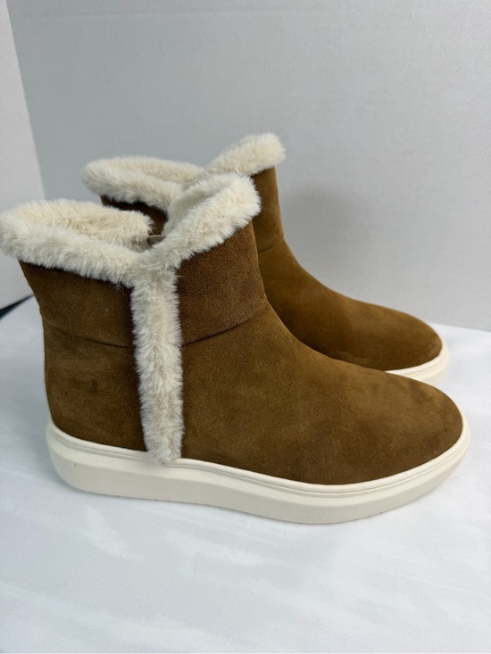 Marc Fisher Shoes - Marc Fisher women’s leather Foggie trimmed booties in Dark Natural 8 EUC